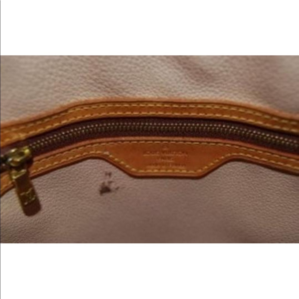 AUTHENTICATED Louis Vuitton Petit Bucket Bag - Picture 7 of 8